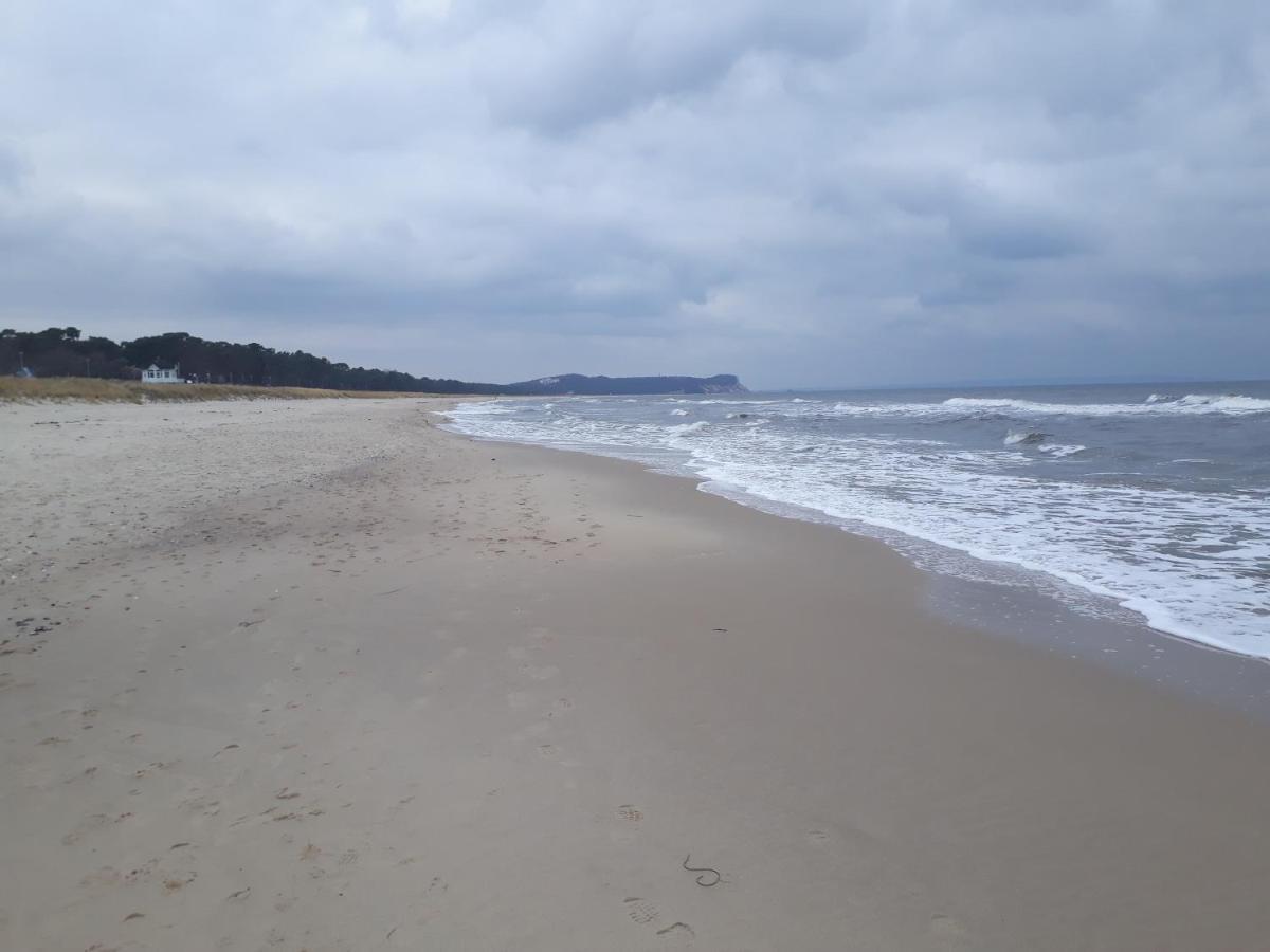 Traumblick Und Komfort - Lichtdurchflutete 85 Qm Wohnung Nahe Suedstrand Goehren Inklusive Schwimmbad Und Sauna Im Ahoi Sellin Luaran gambar