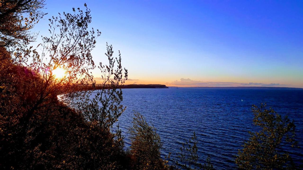 Traumblick Und Komfort - Lichtdurchflutete 85 Qm Wohnung Nahe Suedstrand Goehren Inklusive Schwimmbad Und Sauna Im Ahoi Sellin Luaran gambar